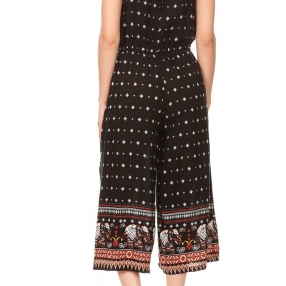 Navy w/ Pink Petals 🌸 Jumper - Picture 7 of 7